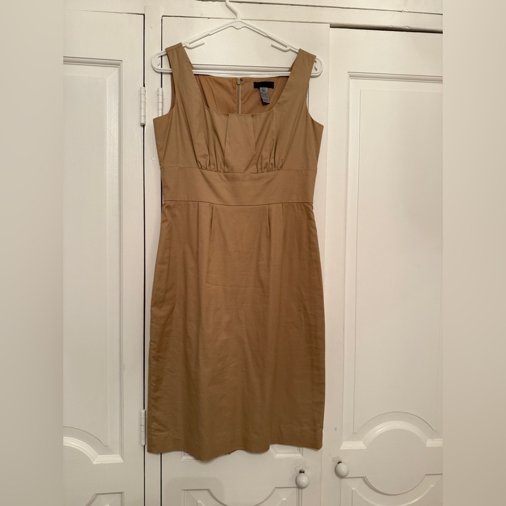 The J.crew khaki dress you’ll wear everywhere this summer (size 4)